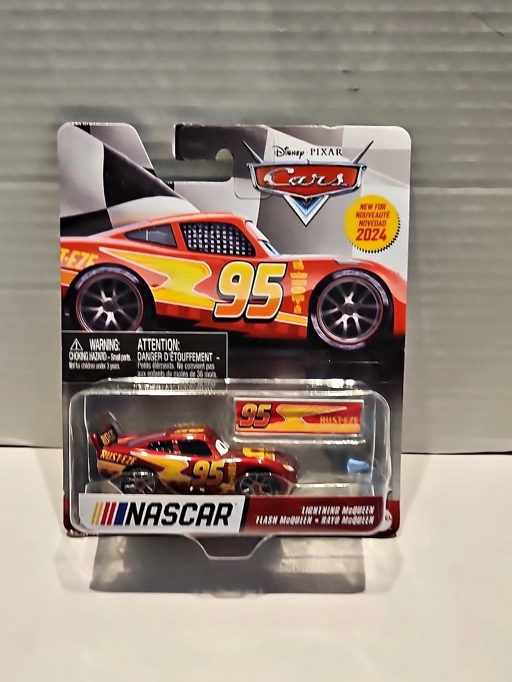 Disney Pixar NASCAR Lightning McQueen #95 Die-Cast Car NWT Red & Yellow